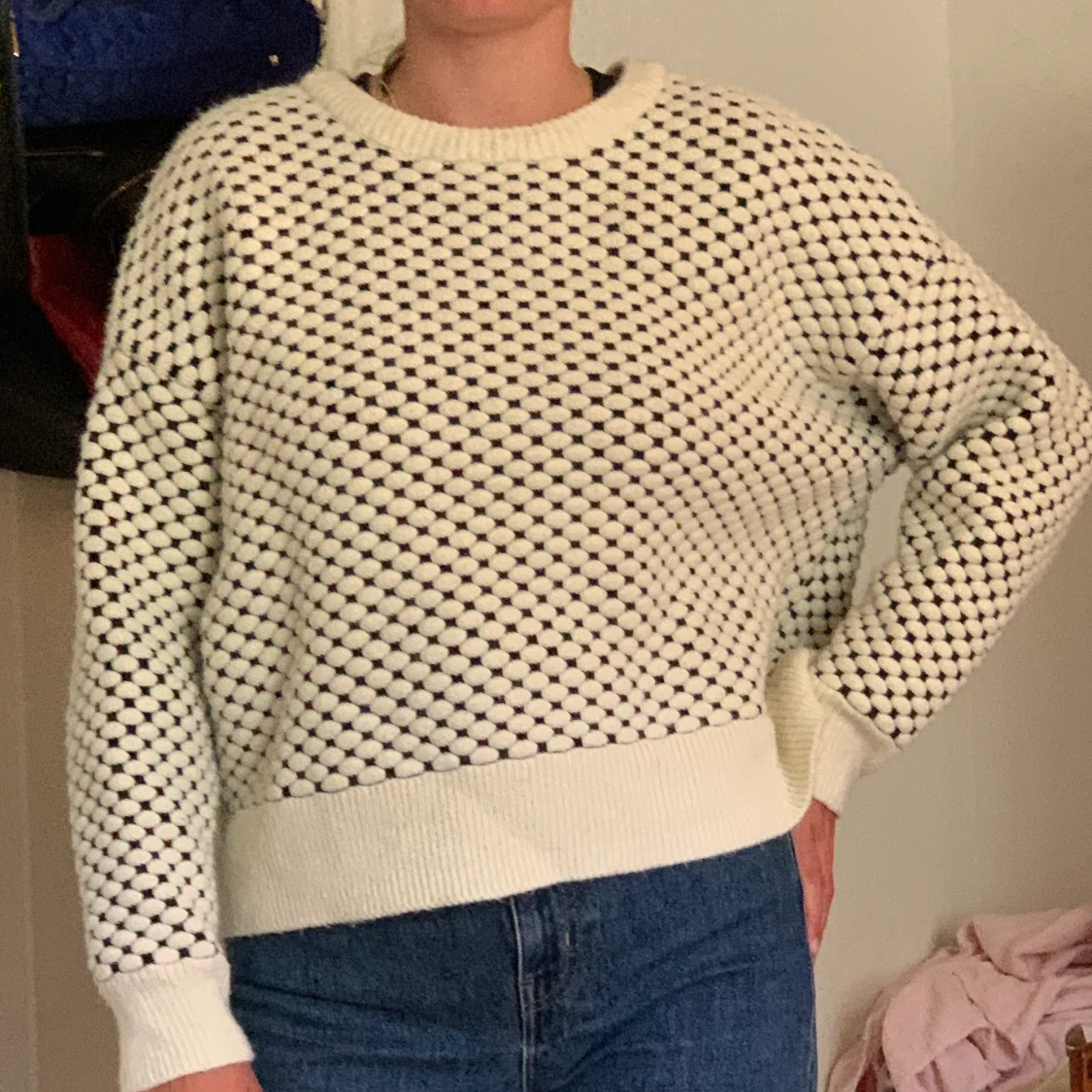 Häftig tjocktröja i svart-vit