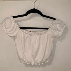 Forever 21 - Köp i USA från forever 21. Använt en gång och bra skick. 