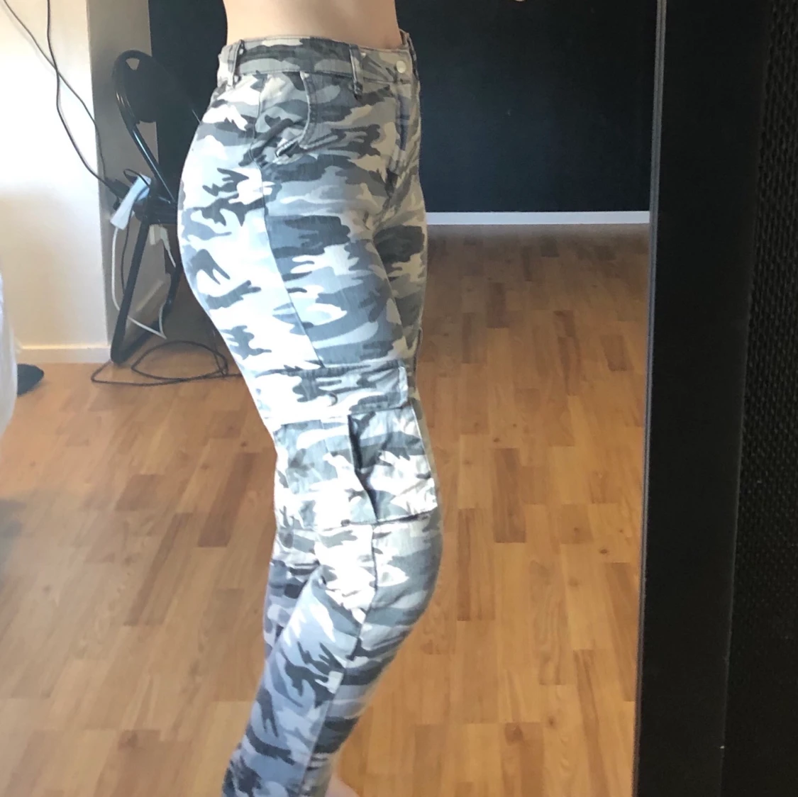  gröna och beige cargobyxor  - 90