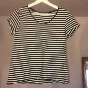 Randig t-shirt - Randig t-shitt från mango 