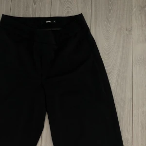 Kostymbyxor, bikbok  - Aldrig använda