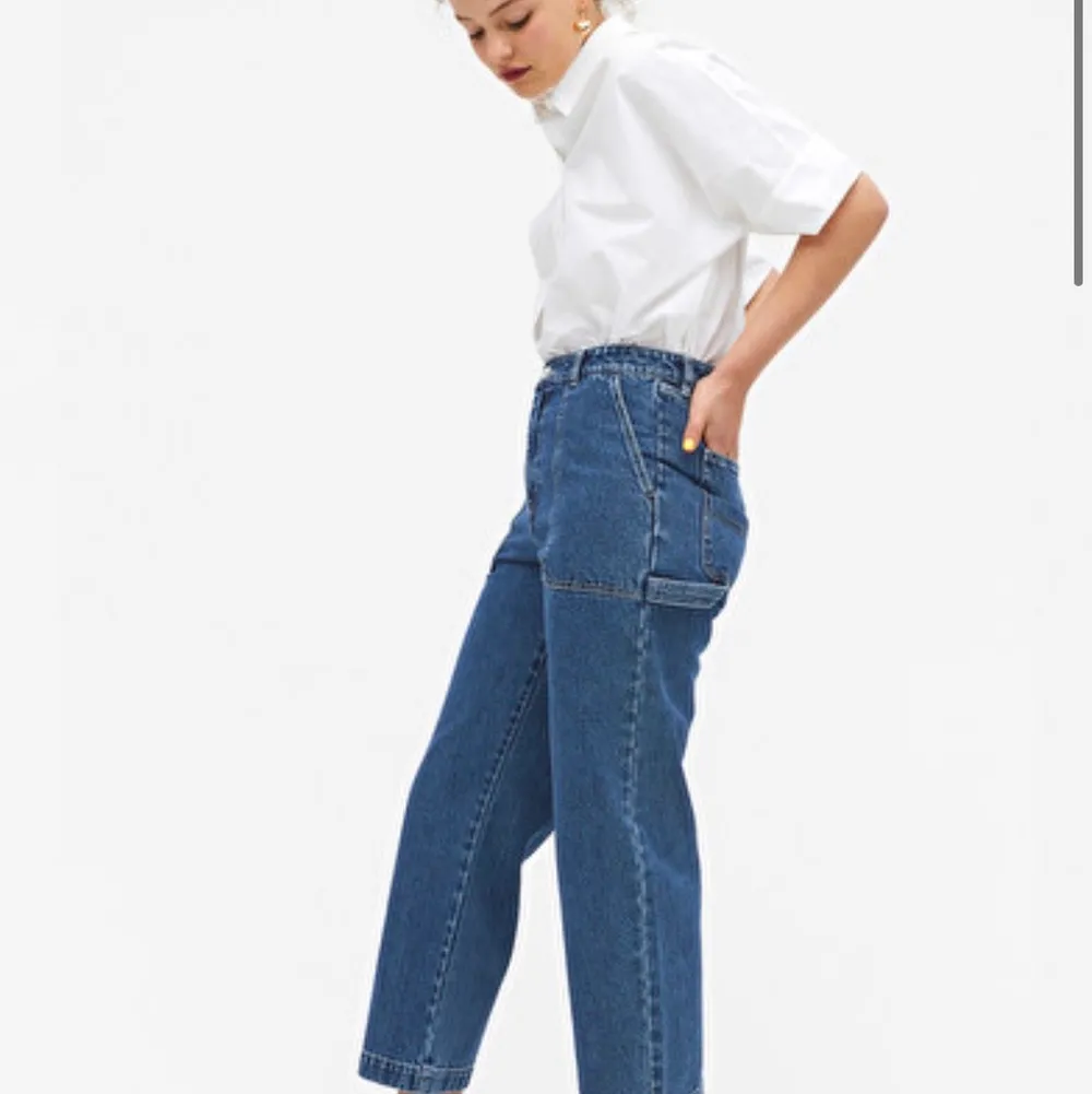 Säljer dessa nya (endast provade) Monki jeans i storleken 28. Ordinarie pris 400 men säljer för 300. Lägg gärna ett bud och hör av er vid intresse :). Jeans & Byxor.