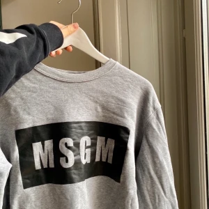 MSGM SWEATSHIRT - Snygg grå sweatshirt köpte i Marbella förra sommaren
