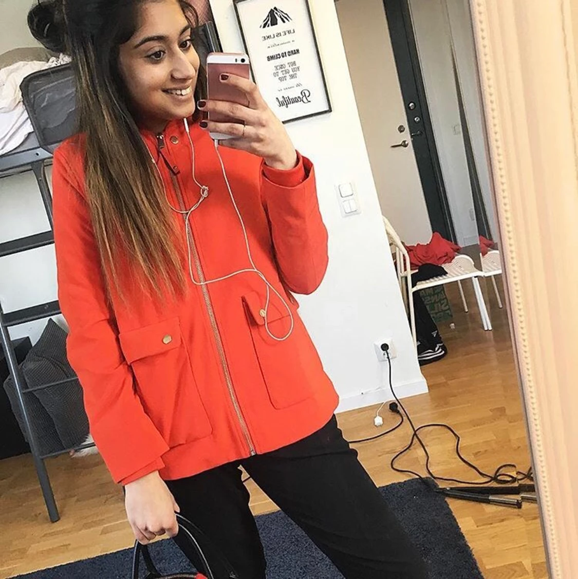 Röd Jacka, guldiga detaljer. Storlek XS  - 91