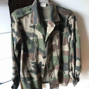  - Vintage militärjacka 🌟