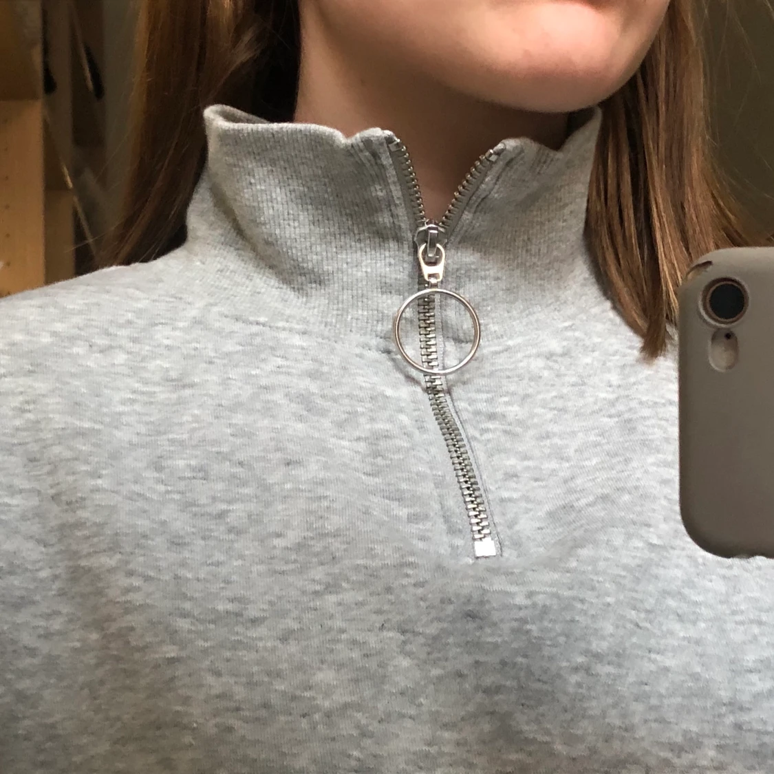 Grå sweatshirt med dragkedja från hm - 91