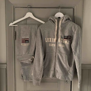  - Grå mjukisdress från Lexington. Storlek XS men mer som S. Använd 2 ggr och tvättad 1 gång (som ny!)