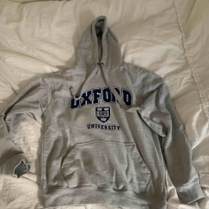  - Hoodie oxford university! köparen betalar frakt! 