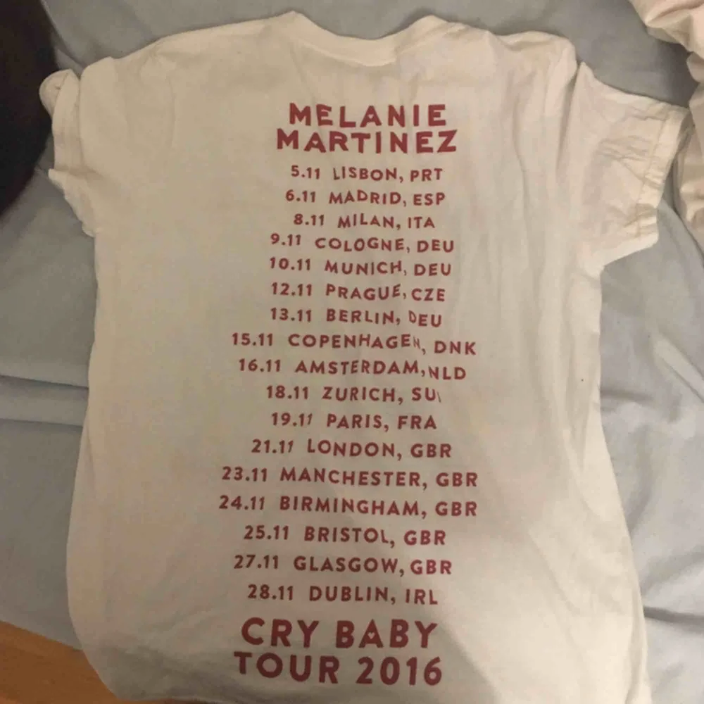 Melanie Martinez tröja köpt på hennes Crybaby Tour 2016. Cool men används inte alls längre :/ frakt tillkommer. T-shirts.