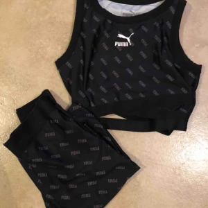  - Snyggt träningsset från Bianca Ingrossos kollektion för Puma. Använd fåtal gånger, köparen står för frakt :) Tightsen är i M och toppen i L! 