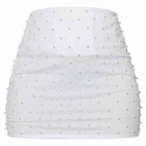  - helt ny kjol från prettylittlething, endast testad. den var superfin men lite för liten i midjan för mig. tänkte ha den på studenten men passar säkert någon annan :)