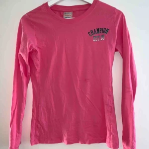  - Rosa tröja från champion, har knappt använts