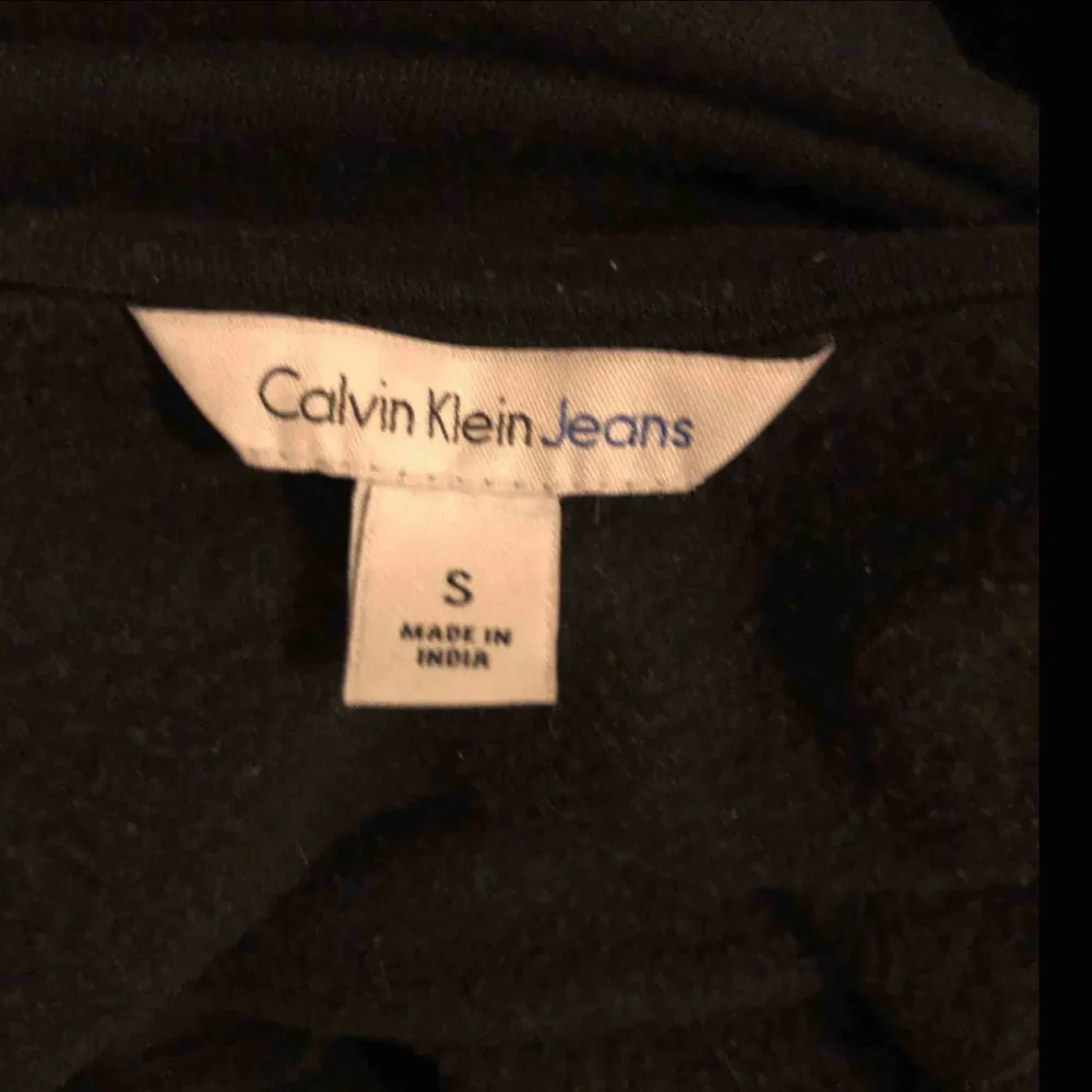Calvin Klein jeans sweatshirt 🦋 köparen står för frakt. Hoodies.