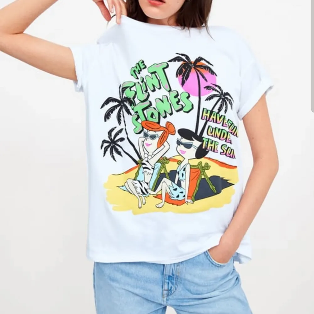 En skit cool t-shirt från Zara :) Frakten ingår!. T-shirts.