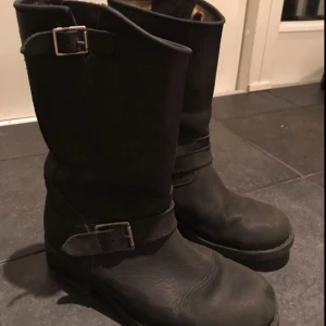  - Mycket bra skick, cirka 1 år gamla. Kan mötas upp i Kungsbacka eller står köparen för frakt. 