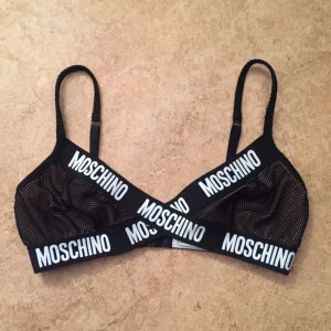  - äkta moschino bralette. endast testad. GRATIS FRAKT