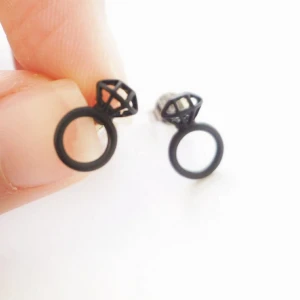  - söta örhängen (nya) material : rodium, nickel 