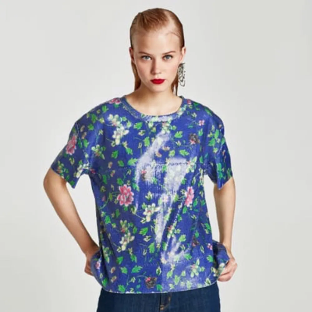 Beautiful shirt with sequins . Blusar.