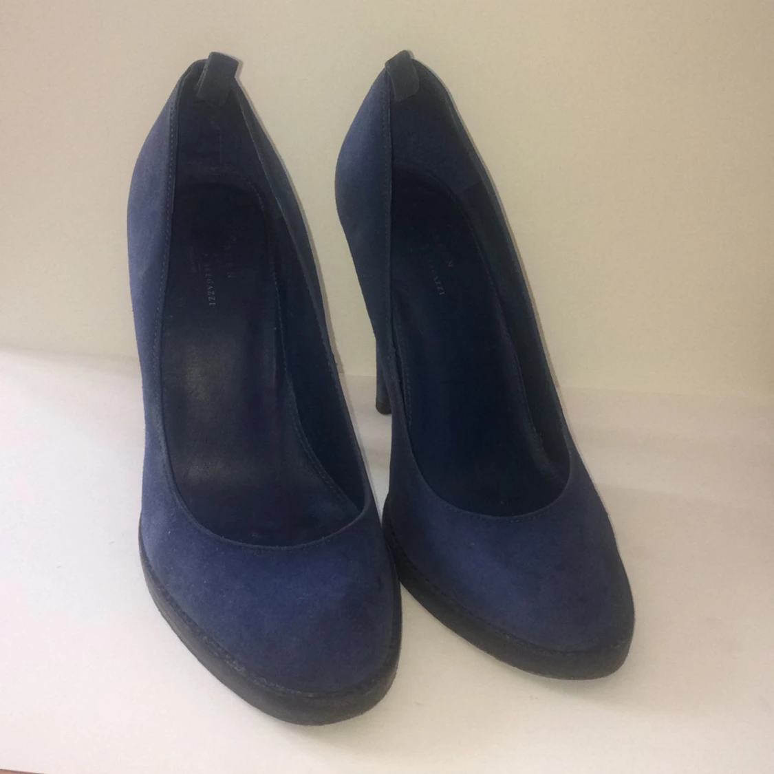 Klackar i blå mocka från topshop