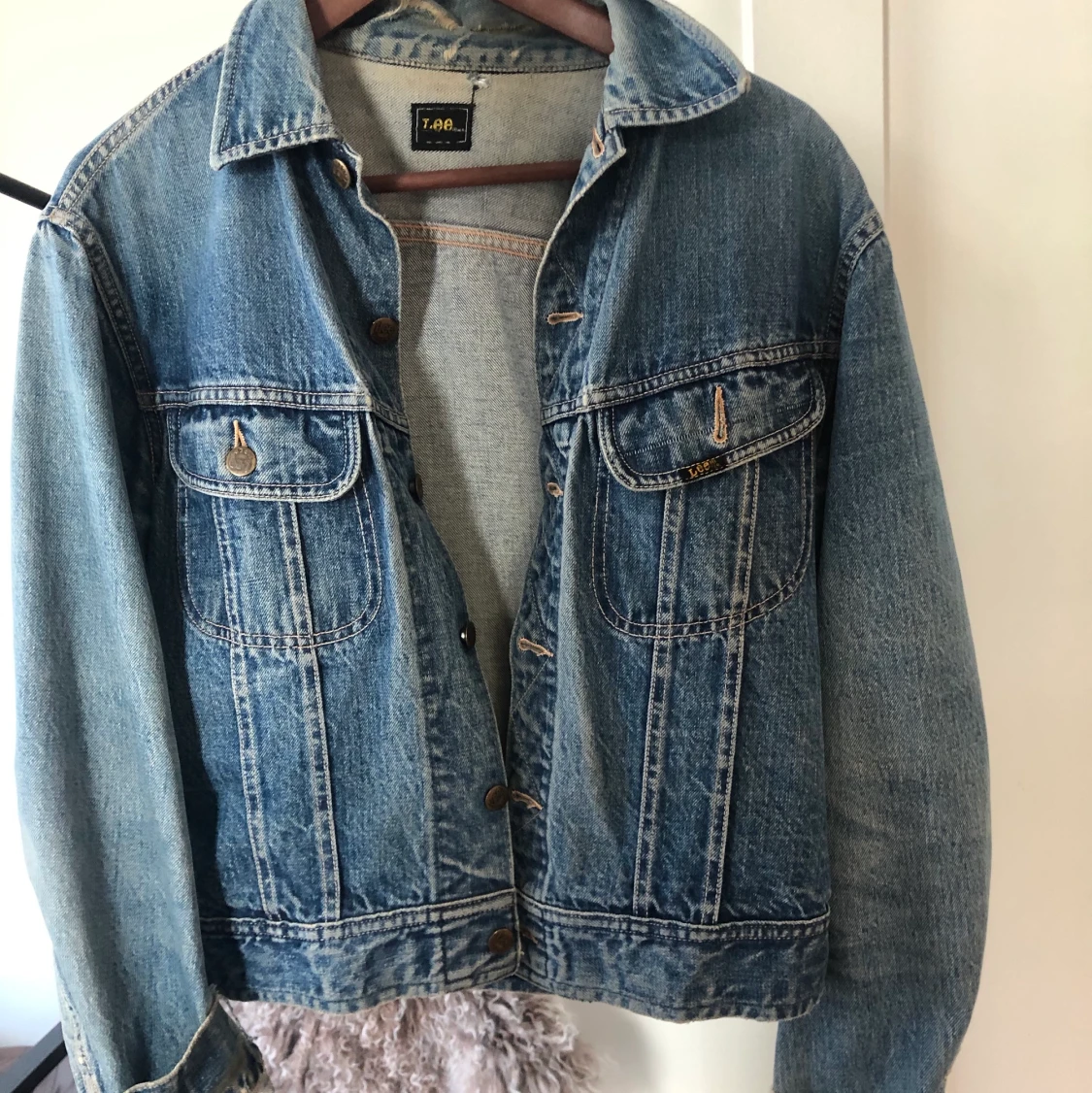 Jeansjacka Lee, snyggt sliten