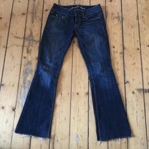American eagle jeans - Snygga jeans som jag säljer då jag har för mycket byxor sitter som en smäck för någon med 24-25 i Waist runt 160cm