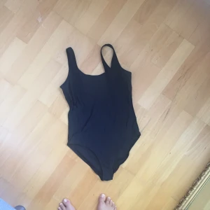  - Baddräkt weekday  Svart, regular cut  Fint skick! 