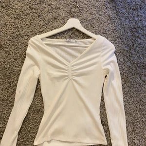 Söt tröja - Söt tröja från nakd som jag aldrig använt💞frakten är 40kr