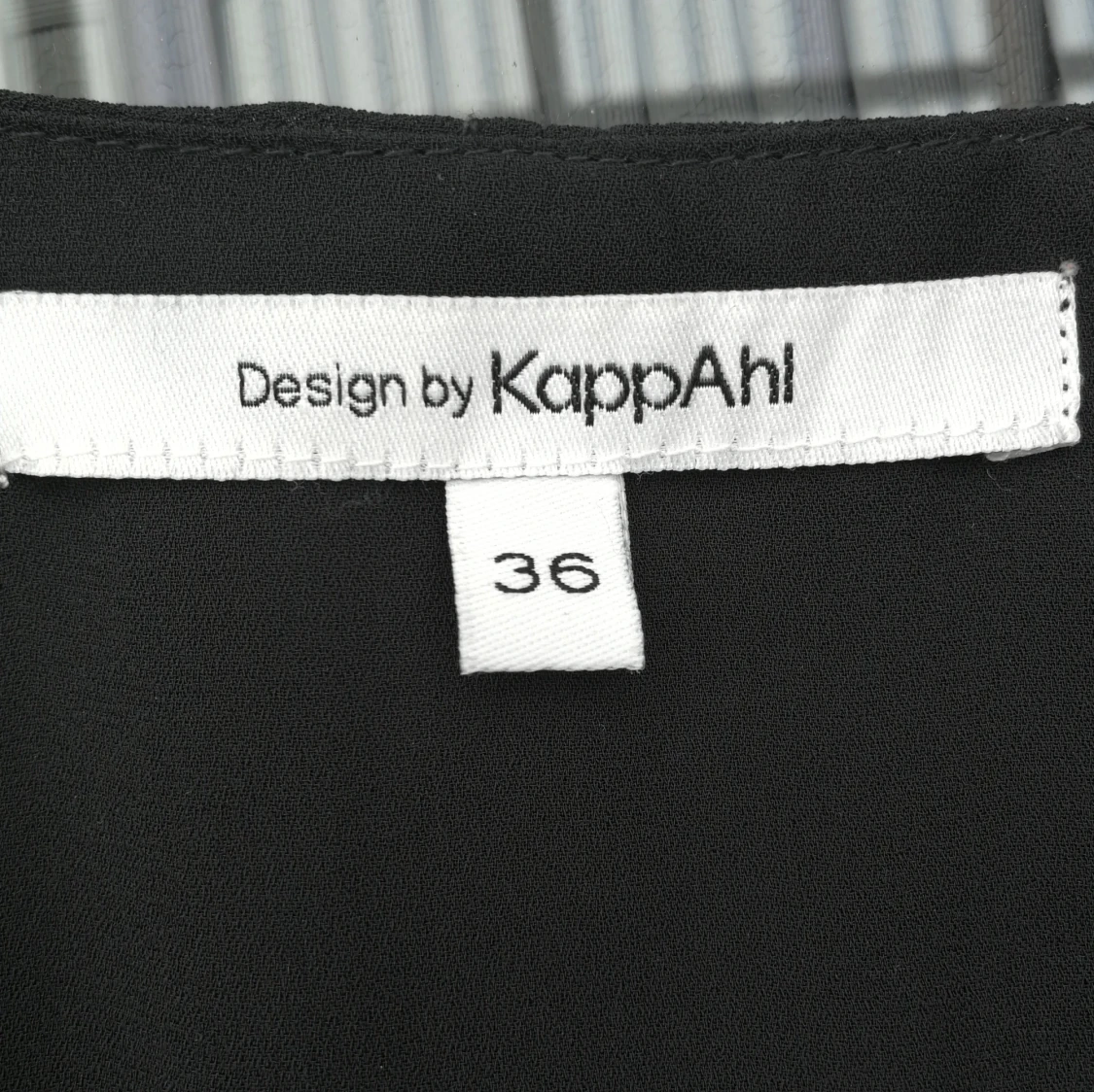 Blus med bellsleeves - 91