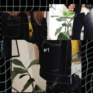  - Longsleeve från FashionNova i herrmodell Köpare står för frakt