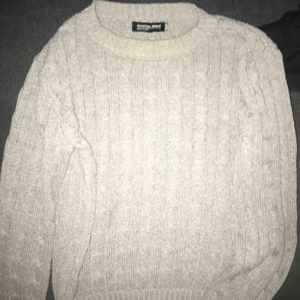 American apparel ribbstickad sweatshirt . Stickat.