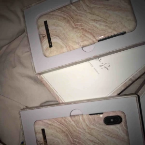  - Säljer två ideal of Sweden skal från deras colab med Sylvie meis 180kr/ st, skalen är t iPhone Xs och är helt oanvända (kmr i deras förpackning. Ordinarie pris är 399kr (pris kan diskuteras)
