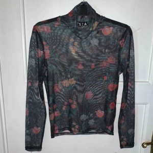  - Mesh-tröja från STAY, säljes då den är för stor för mig. Använd ett fåtal gånger, köpare står för frakt.