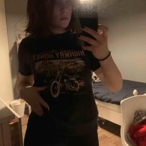  - T shirt från Gina Tricot. Ej använd