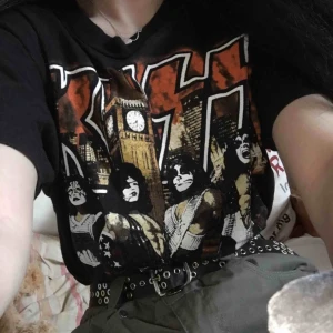 Kiss tshirt  - Supercool Kiss tröja, strl M men passar fint oversize på mig som är XS. Finns även ett tryck på ryggen med texten ”I wanted the best I got the best” 