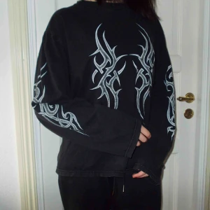  - Ascool långärmad tröja, köpt här på plick men inte använt så mycket. Fint vintage skick! Passar M-L 