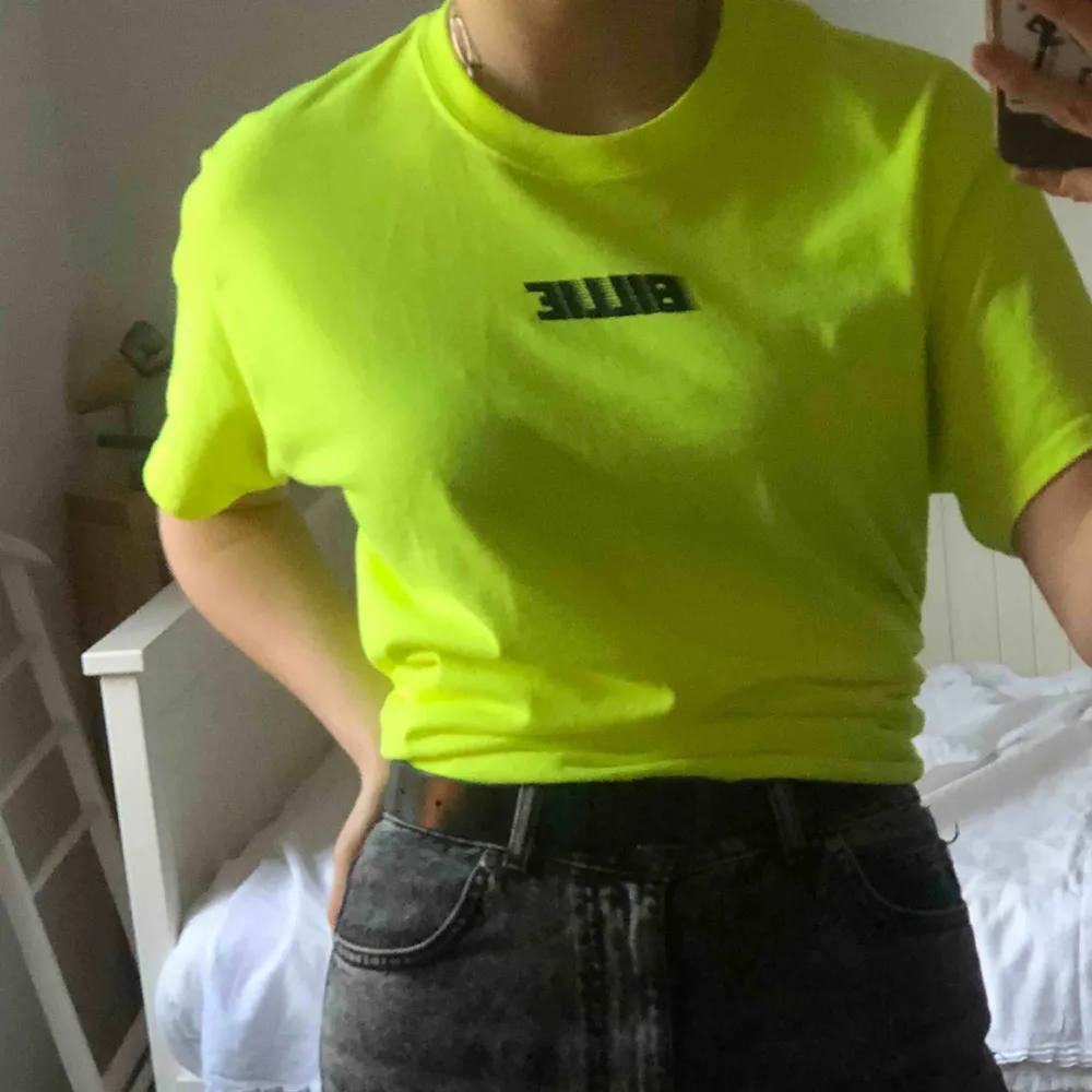 Äkta Billie merch, från konserten i stockholm 2019. Aldrig använd!💕 kan användas som klänning om man är kortare än 165. T-shirts.