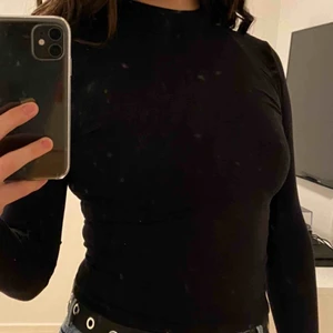  - Jättenice svart turtle neck tröja💖