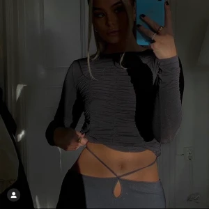 Trousers - Skitsnygga, populära byxor med knytning på höften. Aldrig använda❤️ 