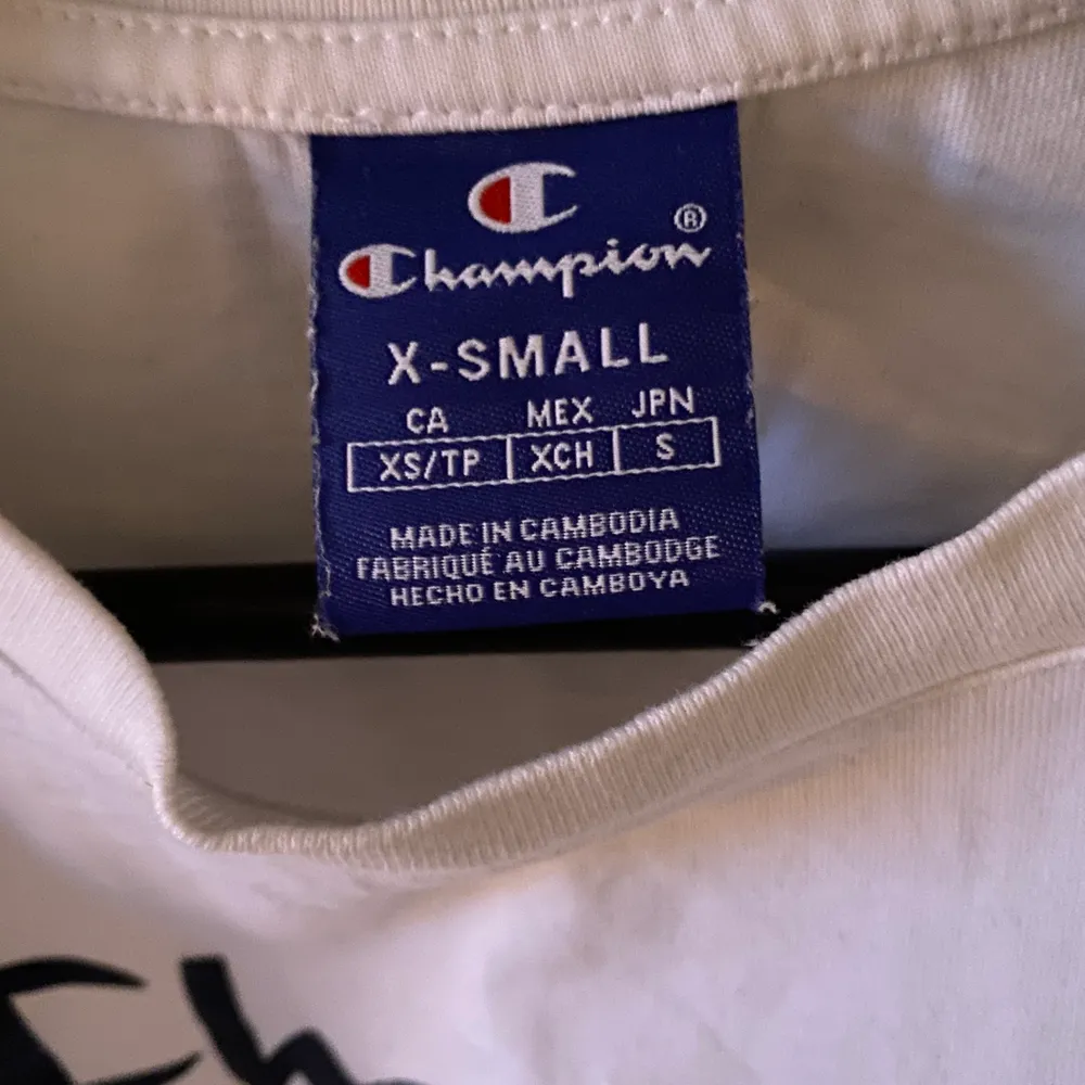 Köpte för 300kr och använd 1-5 ggr så nästintill oanvänd. Frakt betalas av köparen.💕 Storlek: XS . T-shirts.