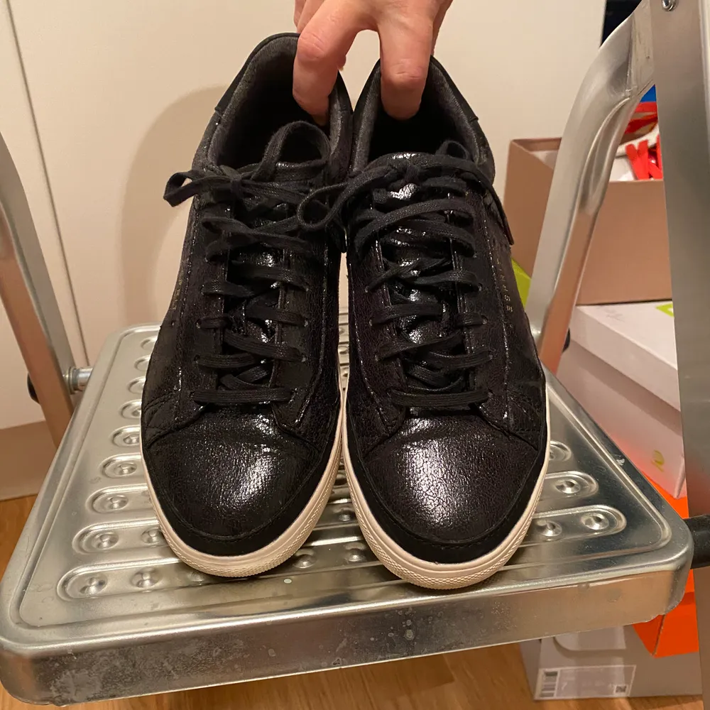 Super söta Espirt skor i storlek 37, använda fåtal gånger men i väldigt fin skick, fixar de såklart innan de säljs! . Skor.