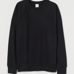 svart tröja - en basic svart tröja ifrån hm i storleken xs