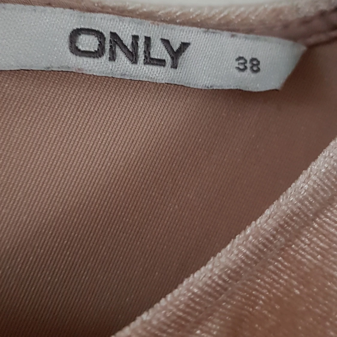 Söt top från ONLY - 91