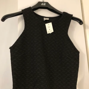 Crop top  - Crop top i strl m, helt ny 