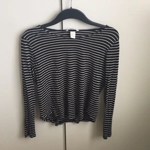  - En fin randig tröja från H&M