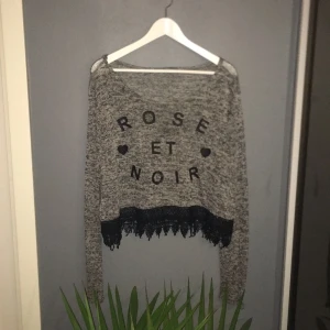  - Tröja från h&m. Använd 1-2 gånger. Som ny
