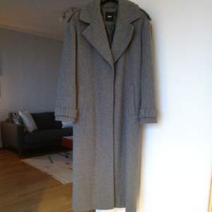 oversize coat, worn twice, very good condition