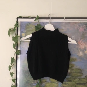  - stickad magtröja köpt i NY, aldrig använd 🍃