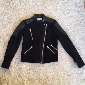 Mc jacket mocka/leather. Used about twice. 