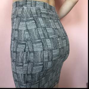Mönstrad kjol från Monki 💕  Bra skick ✨