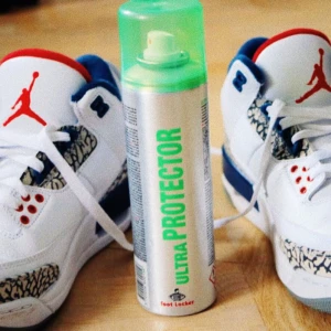  - Nypris, 2200 kr. Jordan 3 True Blue Helt nya, använda en gång, sprayen ingår Äkta läder